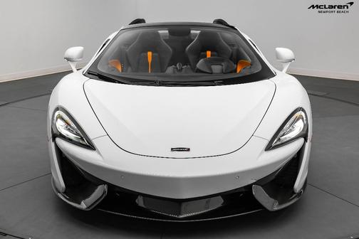 Photo 2 of 25 of 2018 McLaren 570S Spider