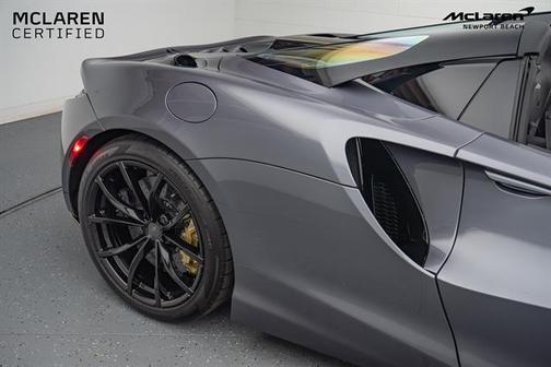 2025 McLaren Artura Base