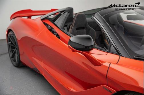 2025 McLaren 750S Base