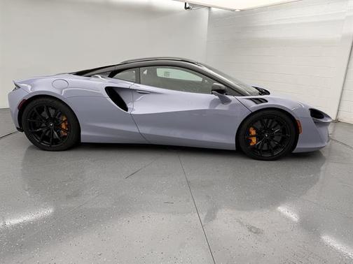 2024 McLaren Artura Base