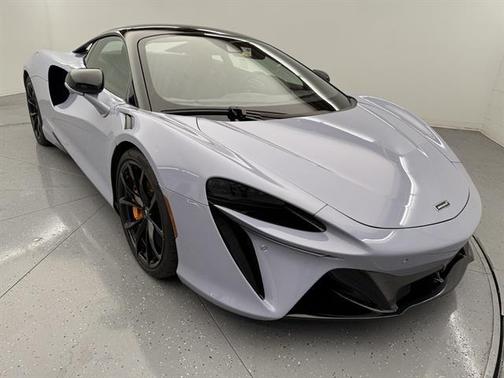 2024 McLaren Artura Base