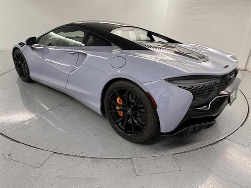 2024 McLaren Artura Base