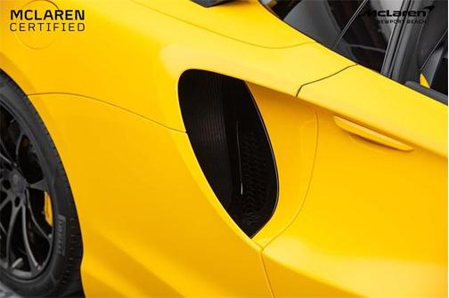 2025 McLaren Artura Base