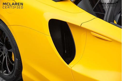 2025 McLaren Artura Base