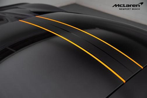 2025 McLaren Artura Base