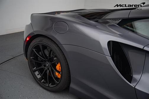 2025 McLaren Artura Base