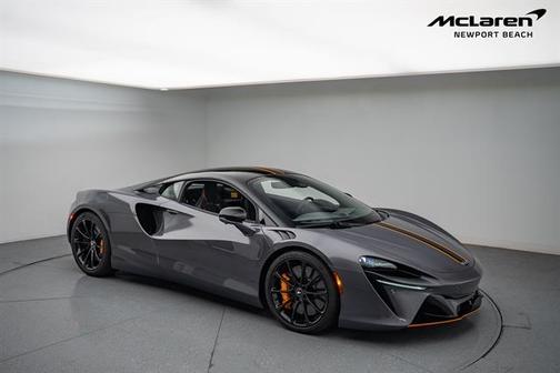2025 McLaren Artura Base