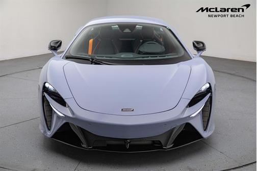 2025 McLaren Artura Performance