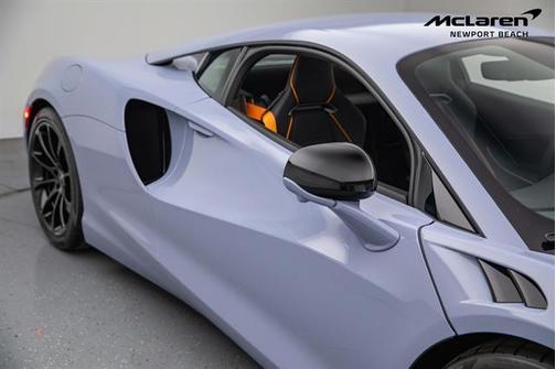 2025 McLaren Artura Performance