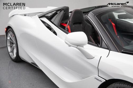 2024 McLaren 750S Base