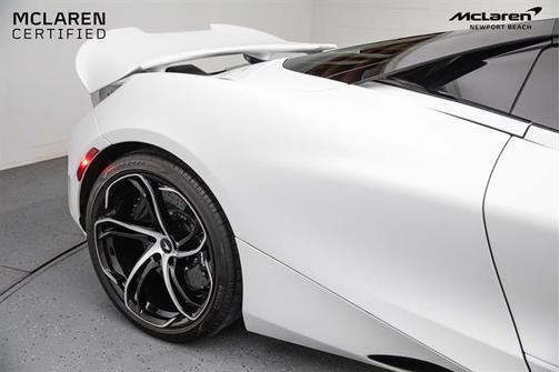 2024 McLaren 750S Base