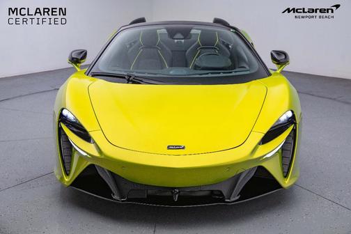 2025 McLaren Artura Base