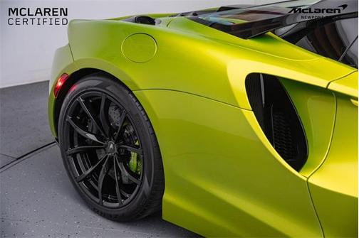 2025 McLaren Artura Base