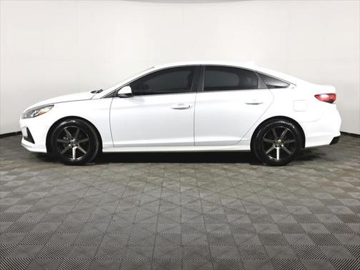 2018 Hyundai SONATA SE