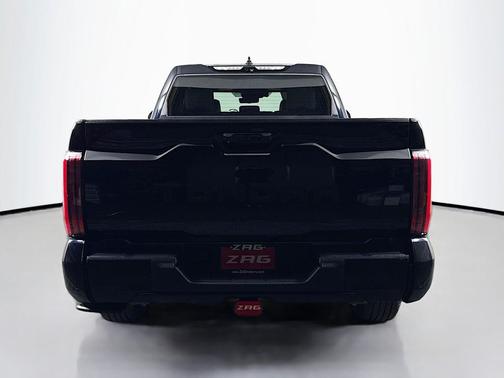 2023 Toyota Tundra Hybrid Platinum