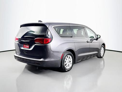Granite Crystal Metallic Clearcoat 2023 Chrysler Voyager LX