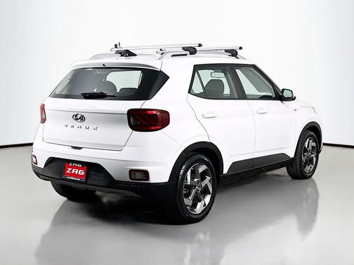 Ceramic White 2022 Hyundai VENUE SEL