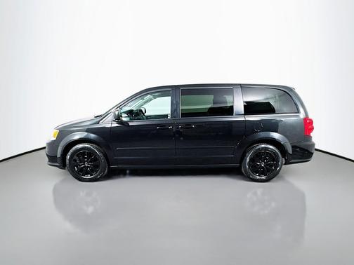 Black Onyx Crystal Pearlcoat 2017 Dodge Grand Caravan SE