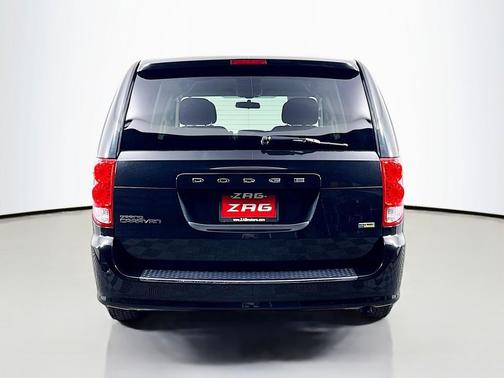 Black Onyx Crystal Pearlcoat 2017 Dodge Grand Caravan SE