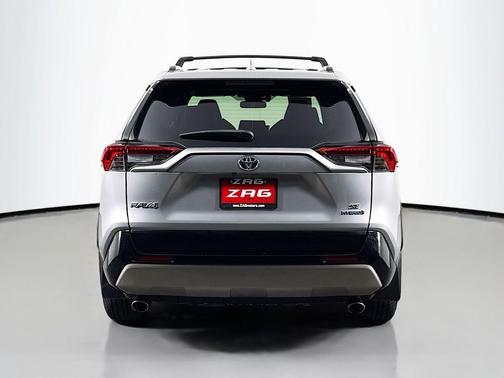 2022 Toyota RAV4 Hybrid SE
