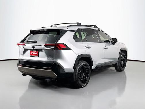 2022 Toyota RAV4 Hybrid SE