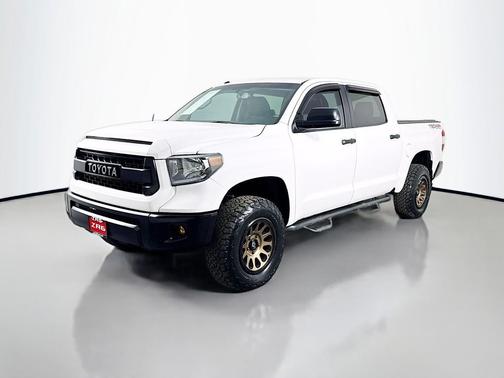 Super White 2017 Toyota Tundra SR5