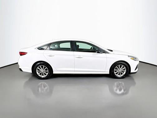 Quartz White Pearl 2019 Hyundai SONATA SE