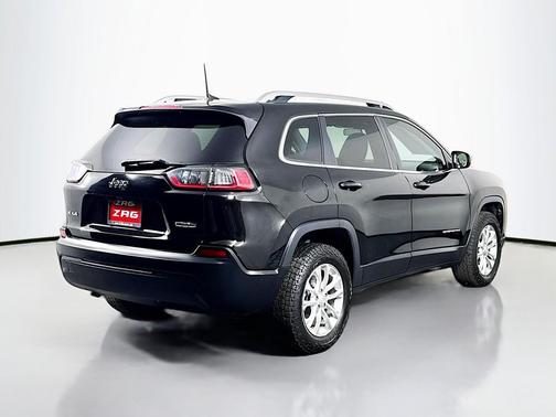 Black 2019 Jeep Cherokee Latitude