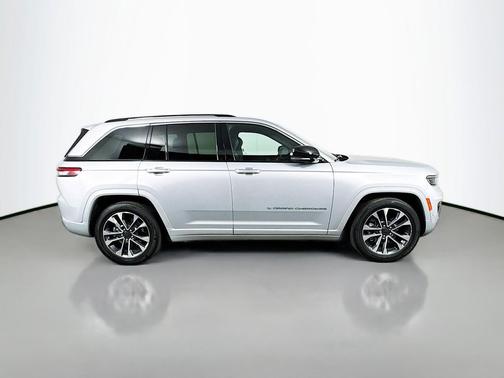 Silver Zynith Clear Coat 2022 Jeep Grand Cherokee 4xe Overland