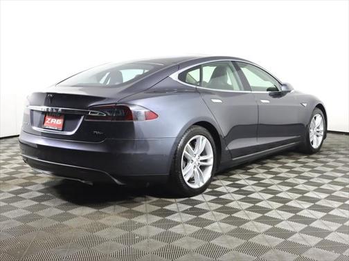 2015 Tesla Model S 70D