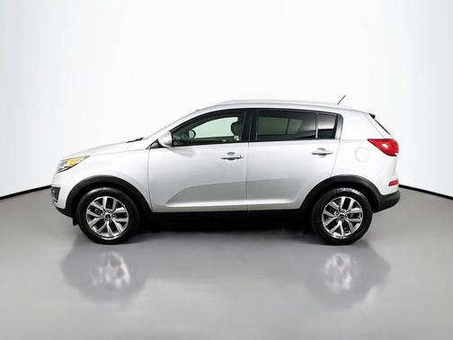 Bright Silver 2016 Kia Sportage LX