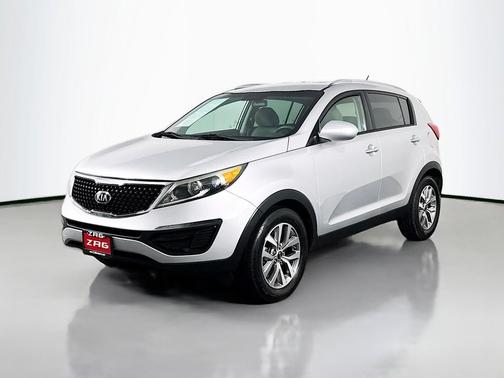 Bright Silver 2016 Kia Sportage LX
