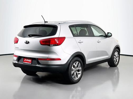 Bright Silver 2016 Kia Sportage LX