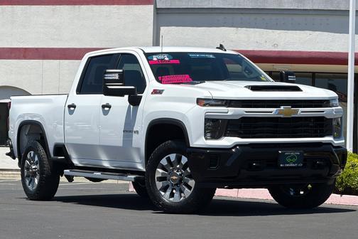Summit White 2024 Chevrolet Silverado 2500 Custom
