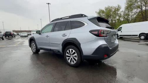 Ice Silver Metallic 2023 Subaru Outback Premium