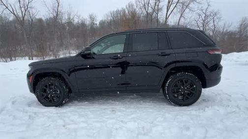 2026 Jeep Grand Cherokee Altitude