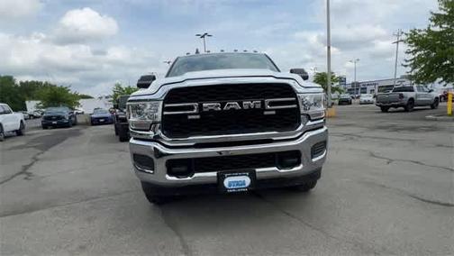 2022 RAM 2500 Tradesman Crew Cab 4x4 6'4' Box
