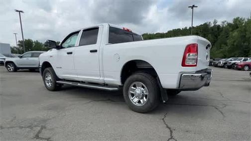 2022 RAM 2500 Tradesman Crew Cab 4x4 6'4' Box