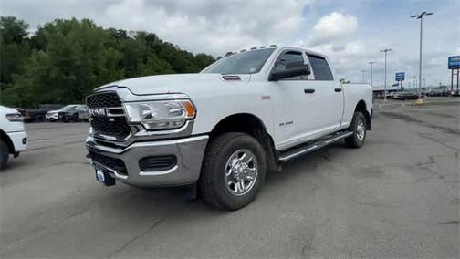 2022 RAM 2500 Tradesman Crew Cab 4x4 6'4' Box