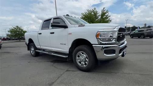 2022 RAM 2500 Tradesman Crew Cab 4x4 6'4' Box