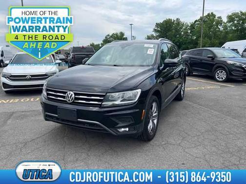Deep Black Pearl 2021 Volkswagen Tiguan 2.0T SEL