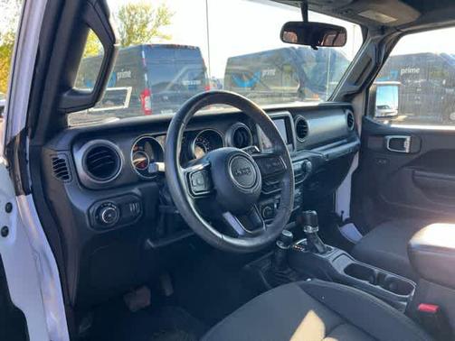 Bright White Clearcoat 2023 Jeep Wrangler Willys