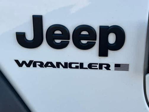 Bright White Clearcoat 2023 Jeep Wrangler Willys