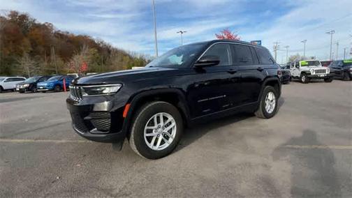 2023 Jeep Grand Cherokee Laredo
