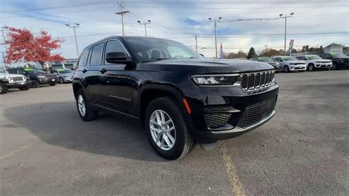 2023 Jeep Grand Cherokee Laredo