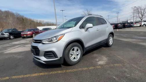 Silver Ice Metallic 2019 Chevrolet Trax LT