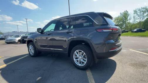 Baltic Gray Metallic Clearcoat 2026 Jeep Grand Cherokee Altitude