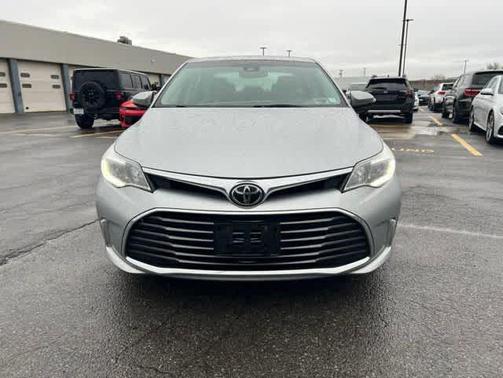 Celestial Silver Metallic 2018 Toyota Avalon Limited