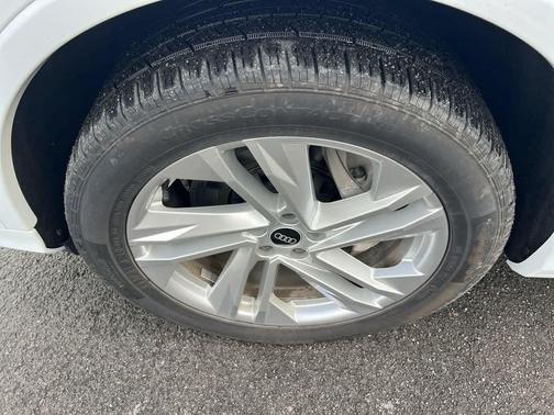 Glacier White Metallic 2021 Audi Q7 55 Premium Plus