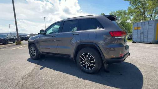 Granite Crystal Metallic Clearcoat 2020 Jeep Grand Cherokee Trailhawk